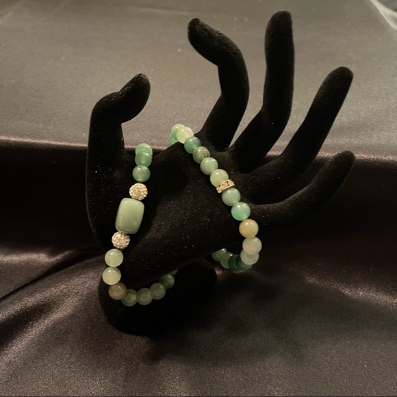 Jade beaded elastic bracelets light green with silver accents - set of 2 - Picture 4 of 4